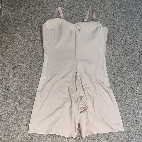 Honeylove SuperPower Mid-Thigh Bodysuit Over Bust Sand 2X - Picture 7 of 9